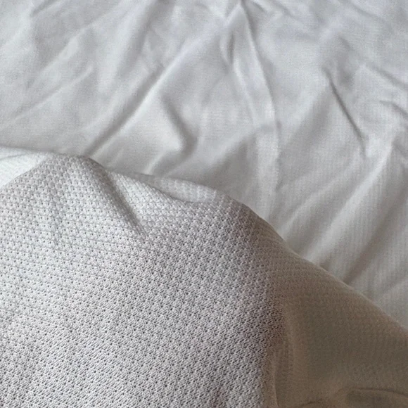 🦄 Uniqlo 2-pack White Men's Undershirts - Picture 4 of 6